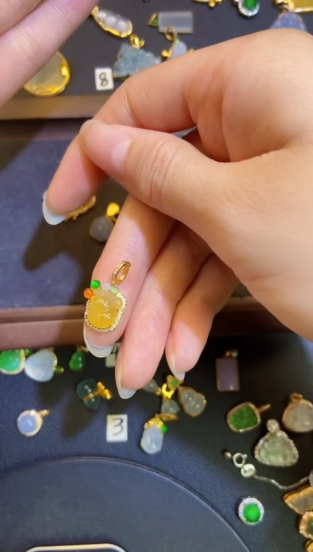 吊坠(不含链)18K金镶嵌翡翠1