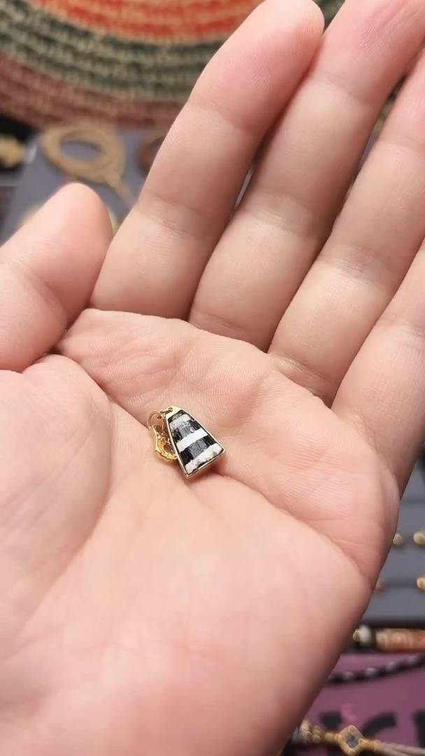 18K金镶嵌单珠玛瑙/玉髓H****R250111912333