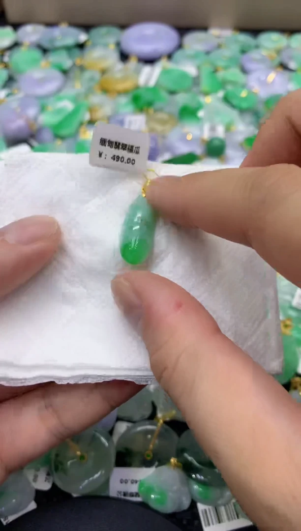 颈饰未镶嵌翡翠天然缅甸翡翠A货
