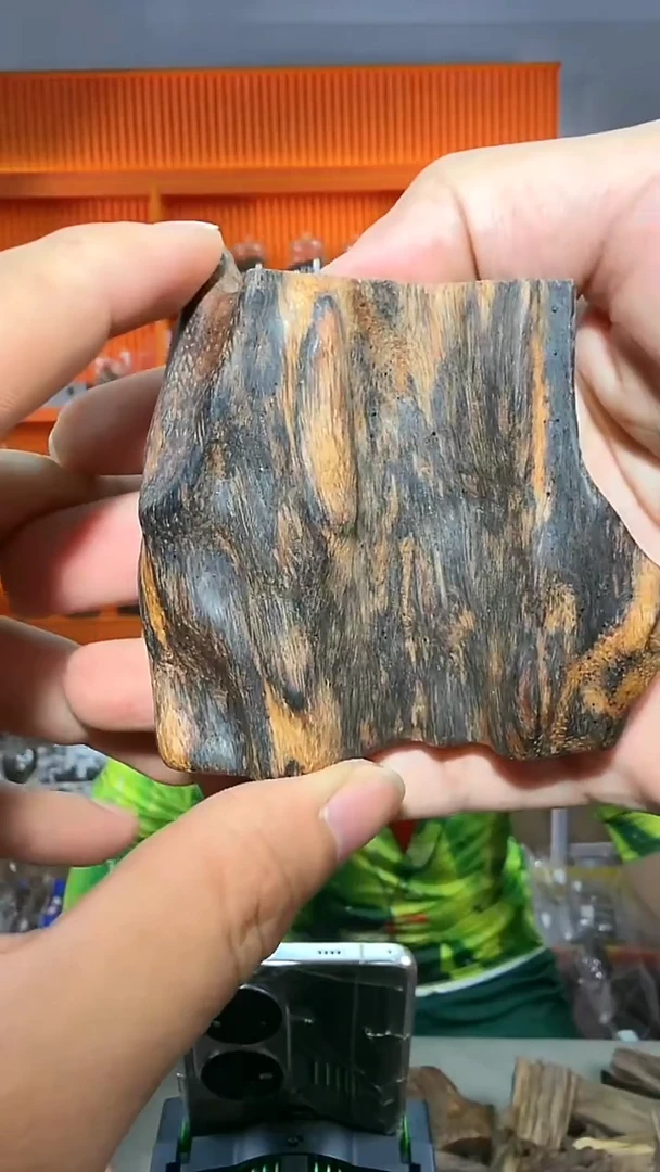 沉香手把件20号红土52g多样性发一