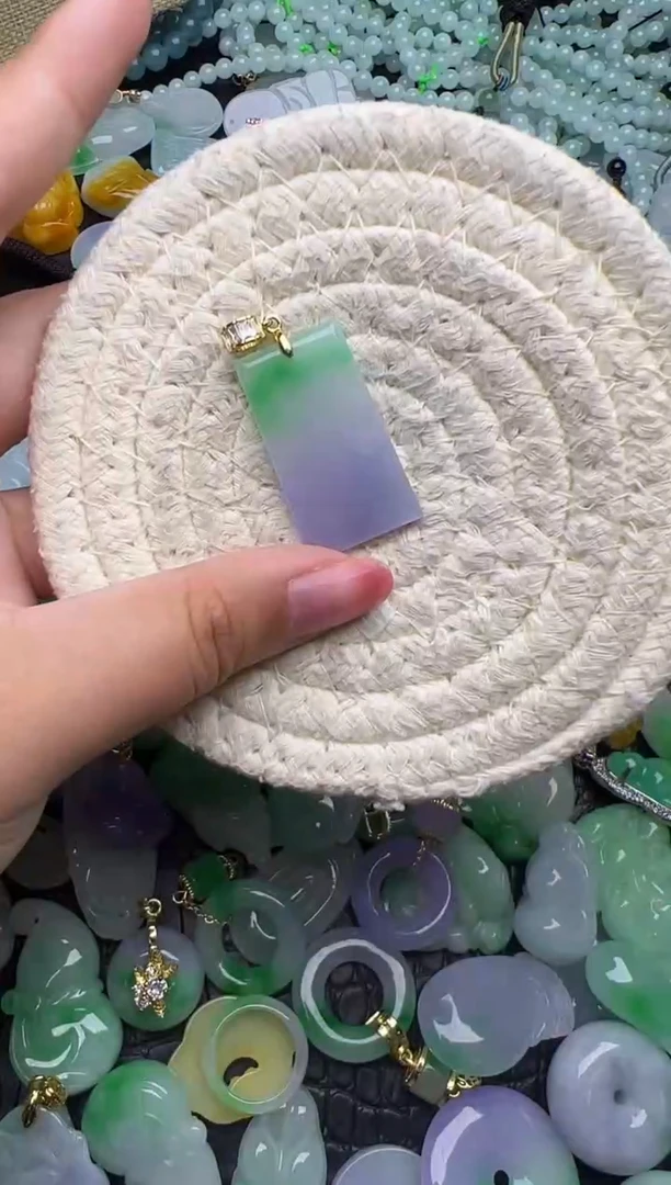 翡翠未镶嵌颈饰天然缅甸翡翠吊坠