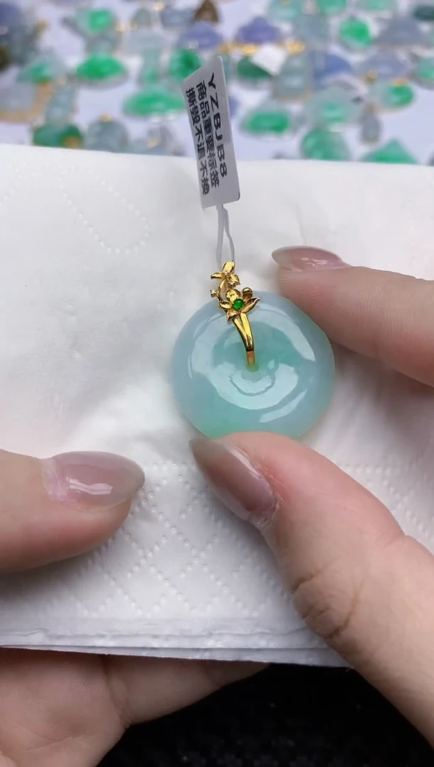 【闪购商品】翡翠颈饰18K金镶嵌天然翡翠A货