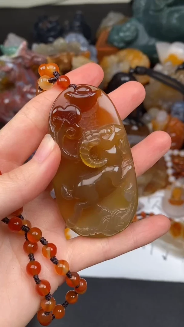 未镶嵌颈饰玛瑙/玉髓火*人AA