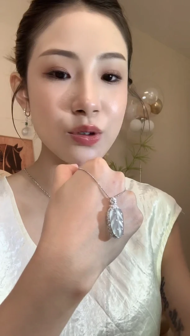 吊坠(不含链)18K金镶嵌翡翠A33