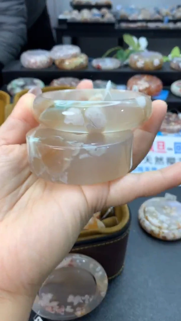 未镶嵌手镯石英质玉62圈口  赠送镯心