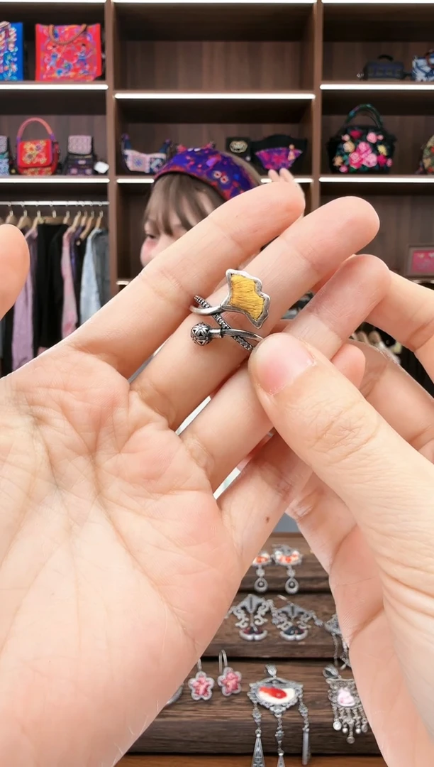 【闪购商品】织绣90蚩梦苗族古绣
