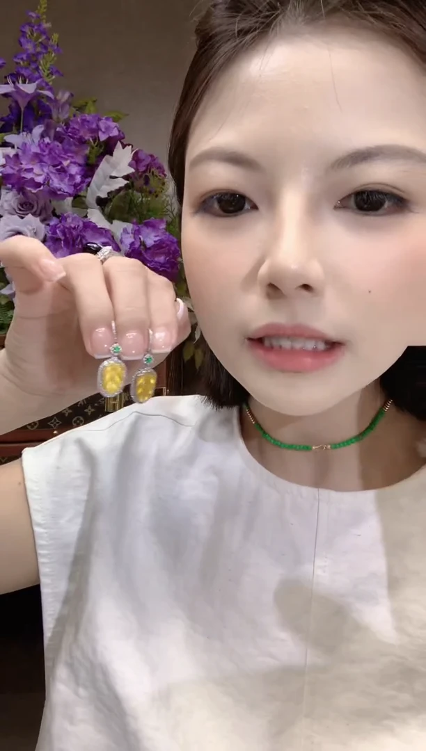 18K金镶嵌翡翠耳饰b30