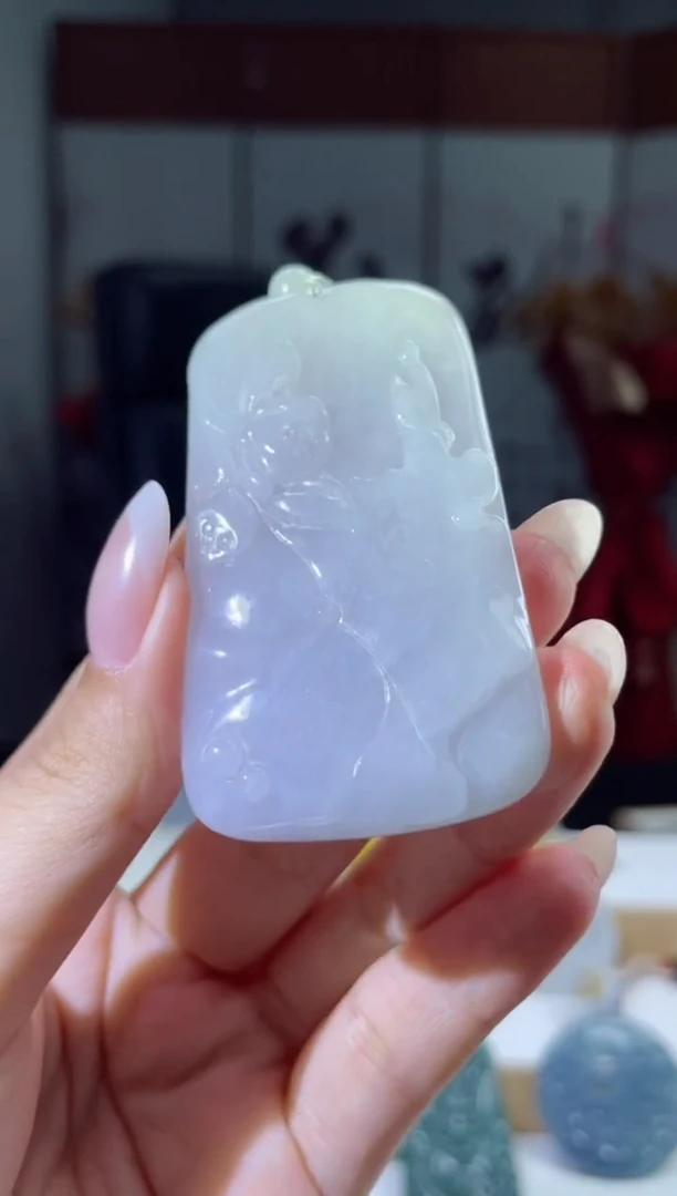 翡翠未镶嵌颈饰多样性发其一