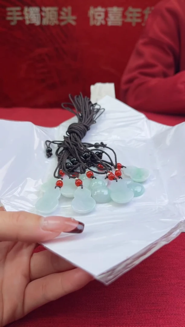 【闪购商品】翡翠颈饰未镶嵌边城刀客/560723/多样性发货