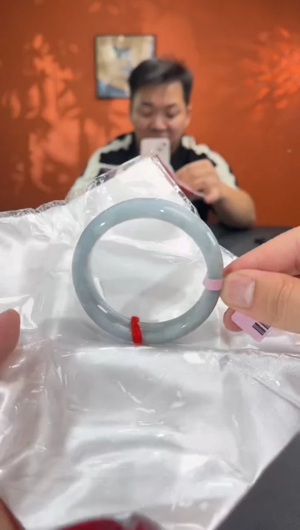 未镶嵌手镯翡翠翡翠手镯