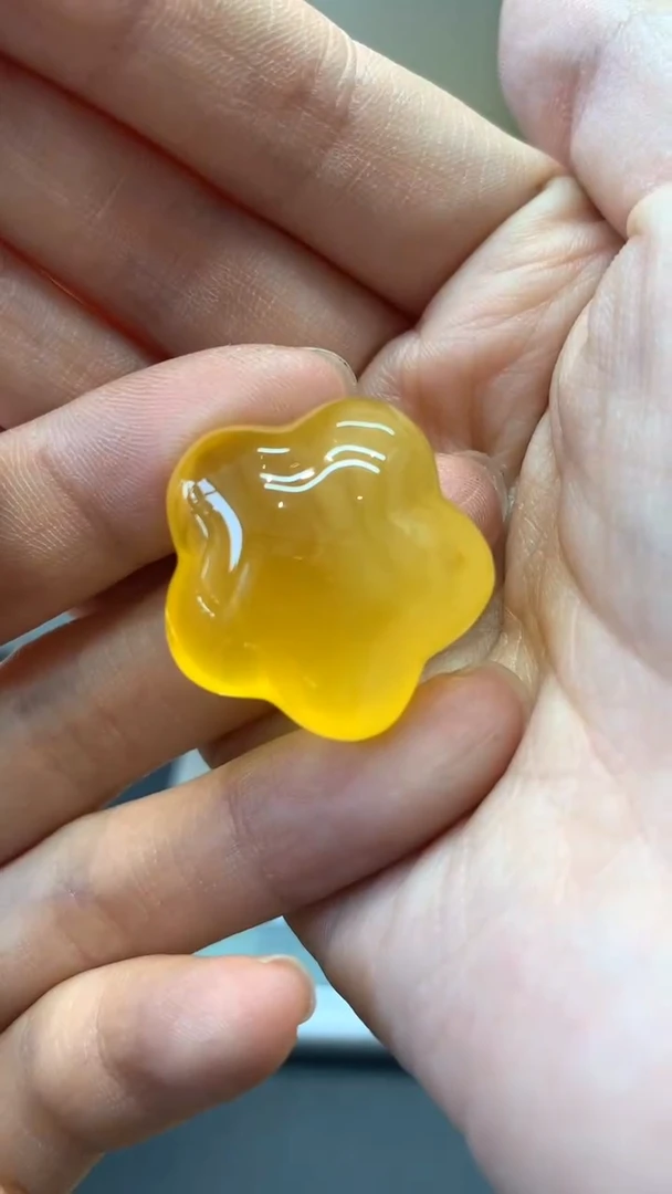 未镶嵌琥珀珠宝奇石784