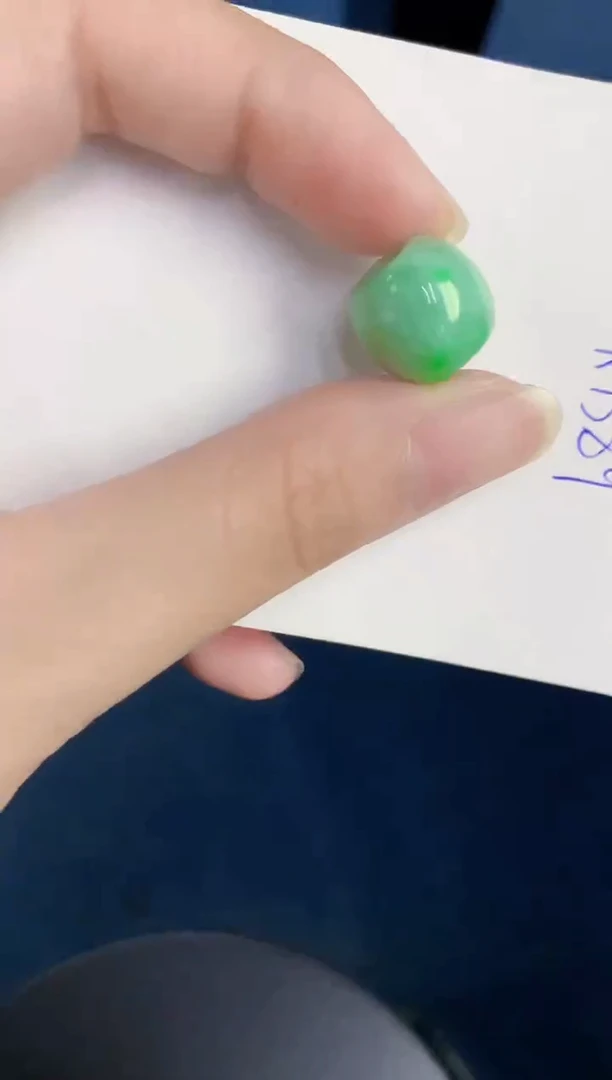 颈饰未镶嵌翡翠天然翡翠缅甸A货