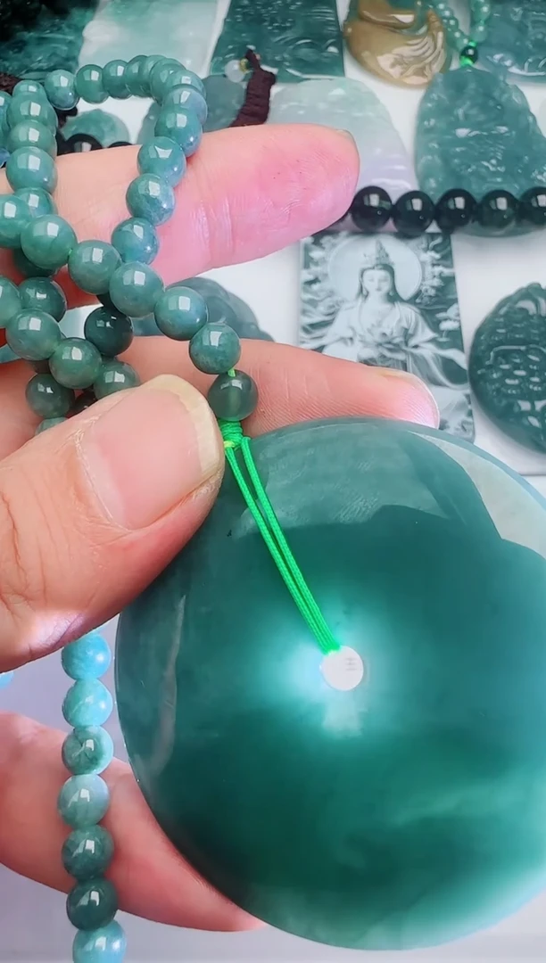 翡翠未镶嵌颈饰1111111111