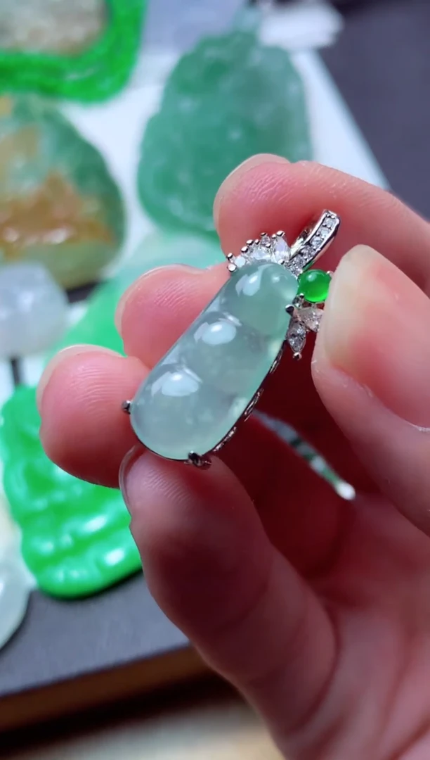 翡翠未镶嵌颈饰天然翡翠