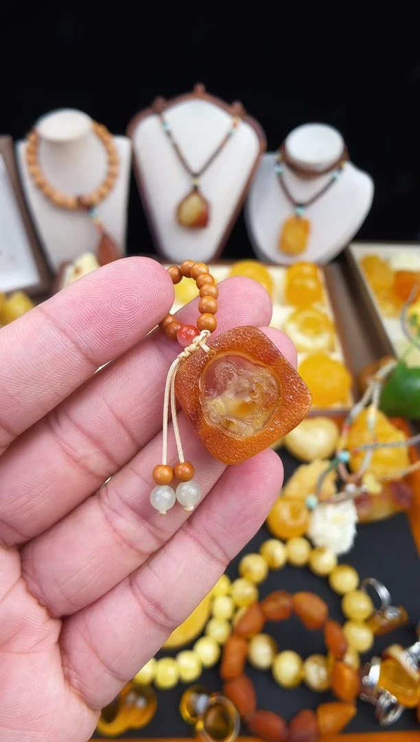 琥珀未镶嵌珠宝奇石柒月