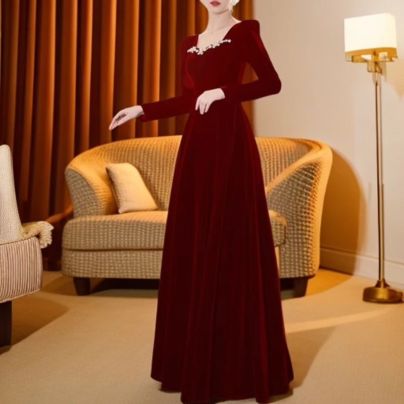 法式丝绒酒红色敬酒服订婚结婚高级感冬季长袖晚礼服裙新娘敬酒服