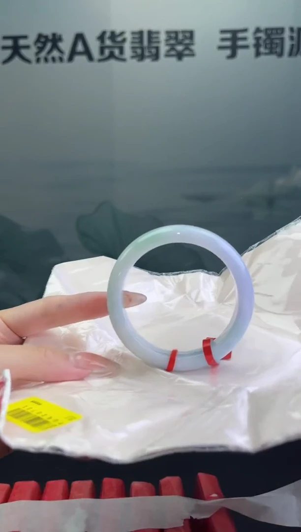 翡翠手镯未镶嵌翡翠手镯4