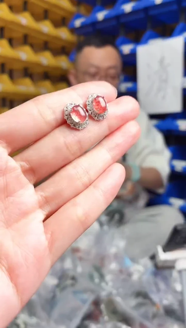 未镶嵌耳饰水晶?****?941