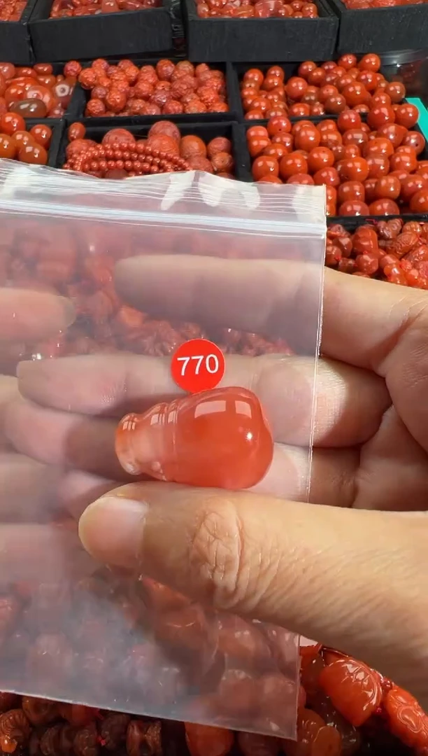 颈饰未镶嵌南红玛瑙1