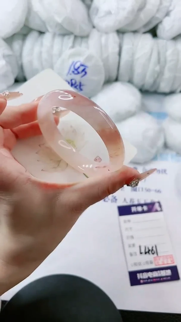 【闪购商品】石英质玉手镯未镶嵌多样性发货L461