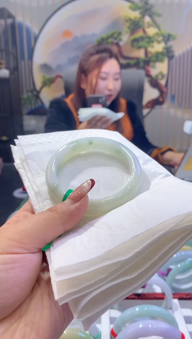 【闪购商品】翡翠手镯未镶嵌00009668