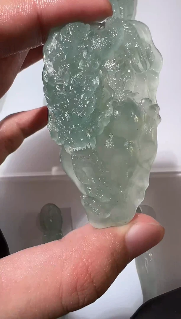 未镶嵌定制翡翠龙牌