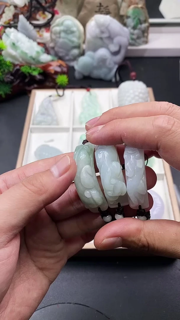 颈饰未镶嵌翡翠缅甸翡翠