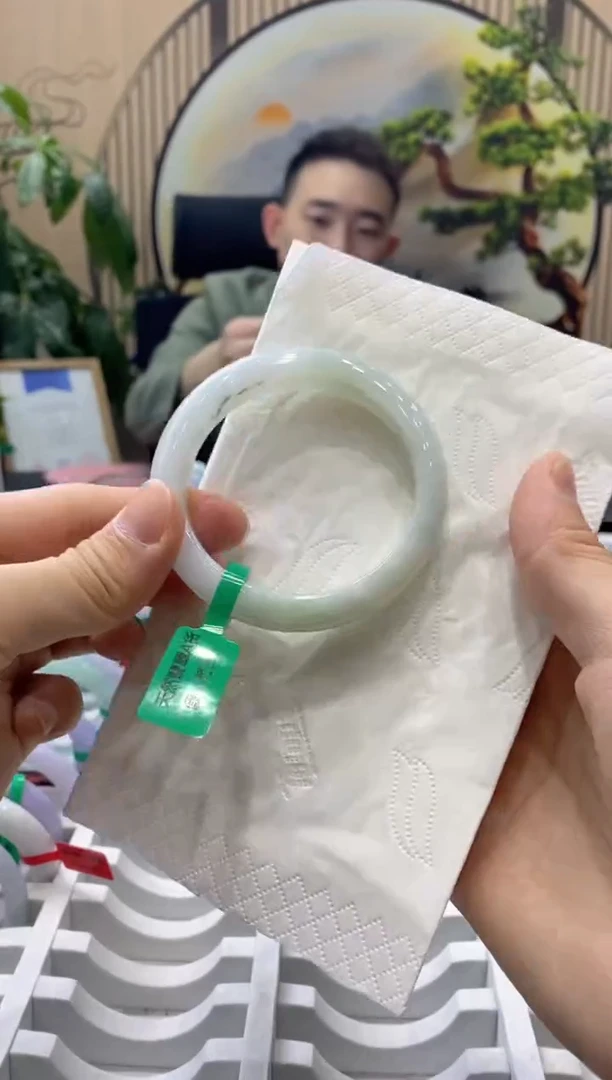 【闪购商品】翡翠手镯未镶嵌0000013541