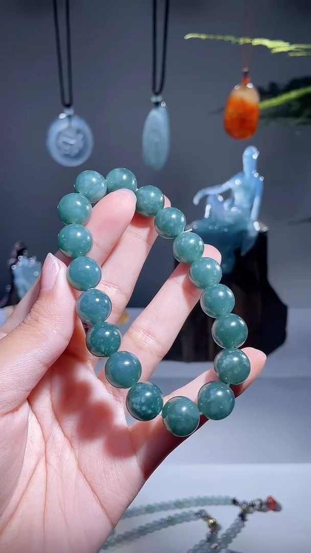 颈饰未镶嵌翡翠手串 多样性发1