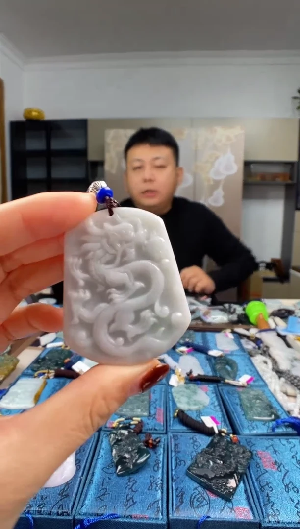 颈饰未镶嵌翡翠多样性发其一