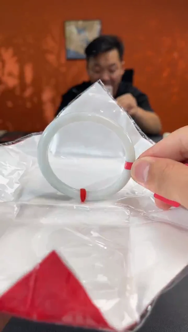 未镶嵌手镯翡翠11    5253贵妃