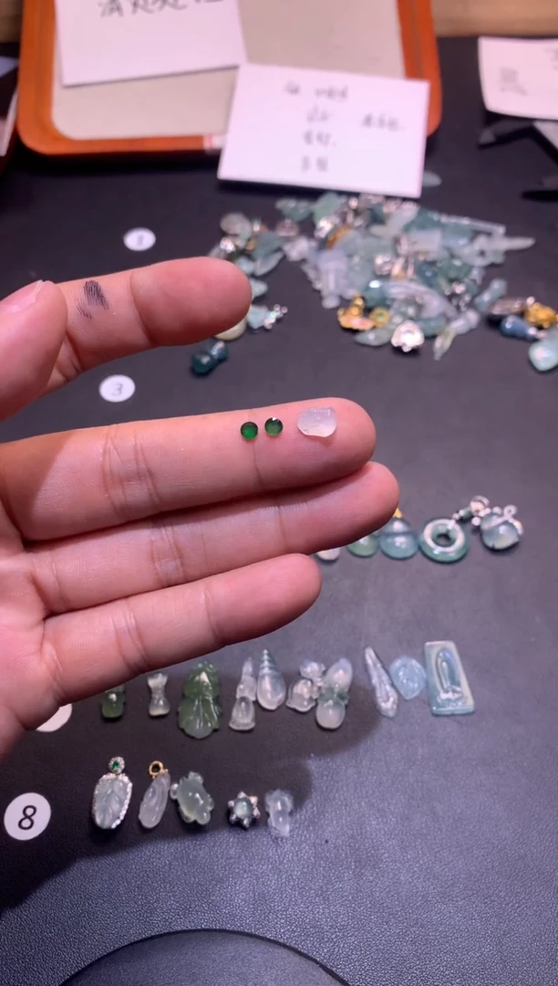 【闪购商品】翡翠吊坠(不含链)未镶嵌1