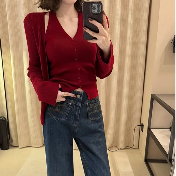 SM潮流高质量气质红色上衣女秋季新款针织挂脖吊带毛衣开衫两件套
