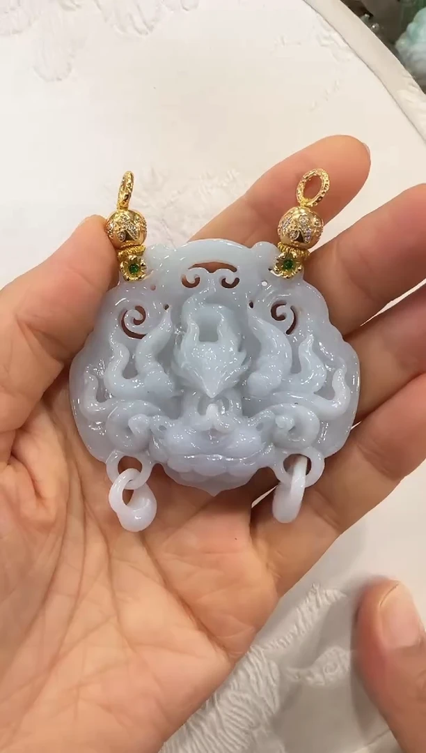 翡翠未镶嵌颈饰国风