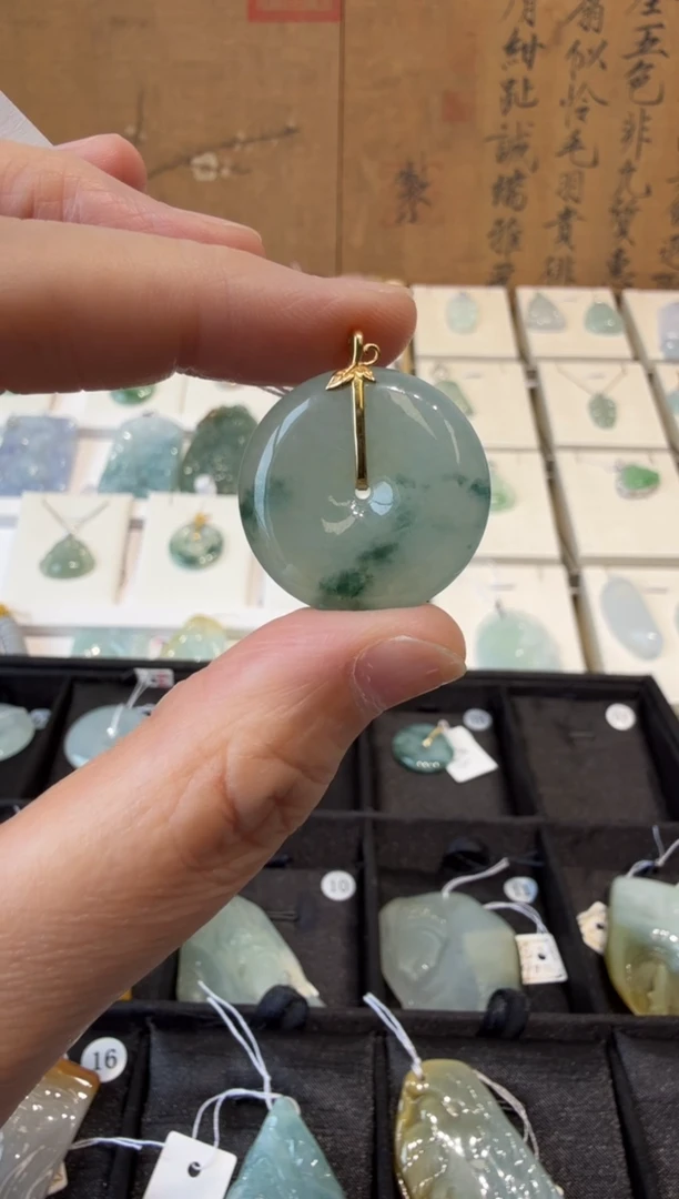 翡翠挂件18K金镶嵌A货翡翠多样性孤品