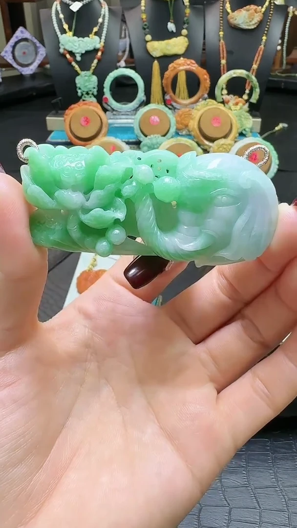 【闪购商品】翡翠颈饰未镶嵌天然翡翠吉象