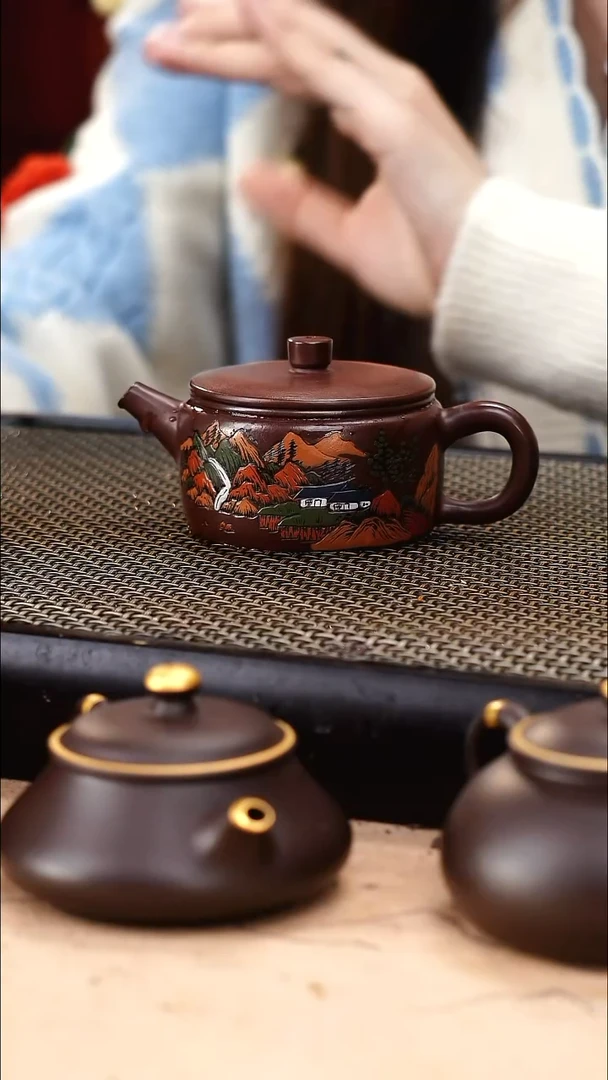 茶壶紫砂陈老师紫袍玉砂精工刻绘泥绘平底汉瓦130cc