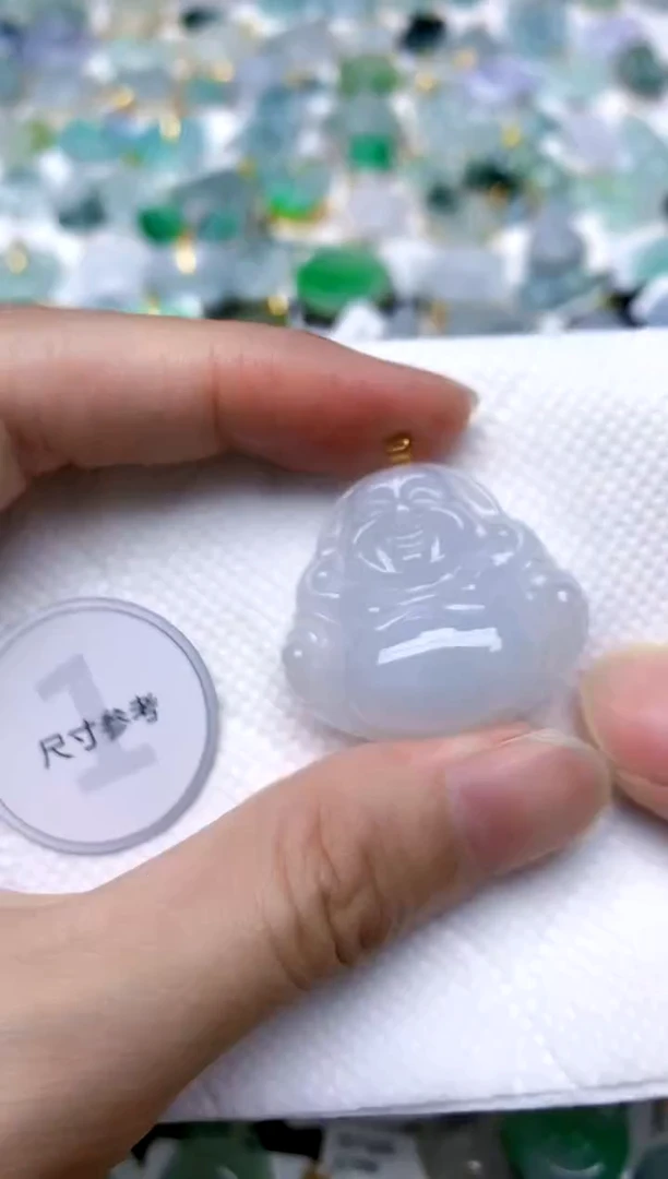 颈饰18K金镶嵌翡翠天然A货翡翠