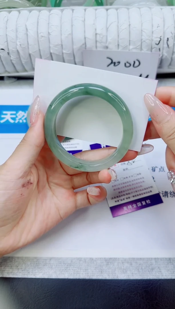 未镶嵌手镯石英质玉134/52