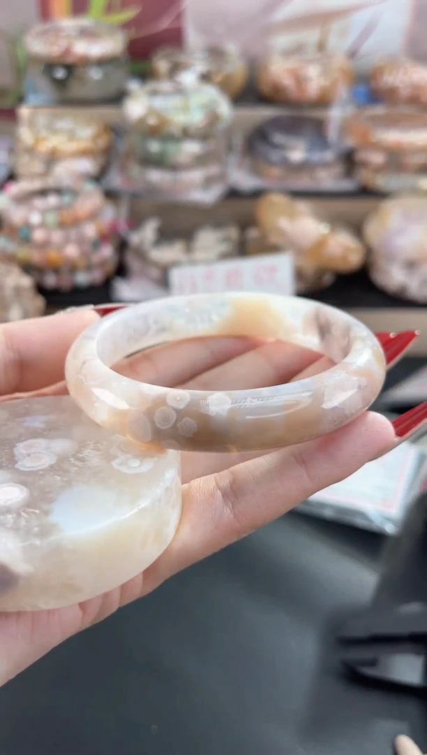 未镶嵌手镯石英质玉59