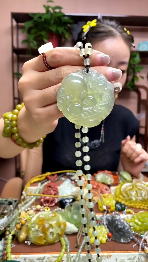 未镶嵌岫玉吊坠·