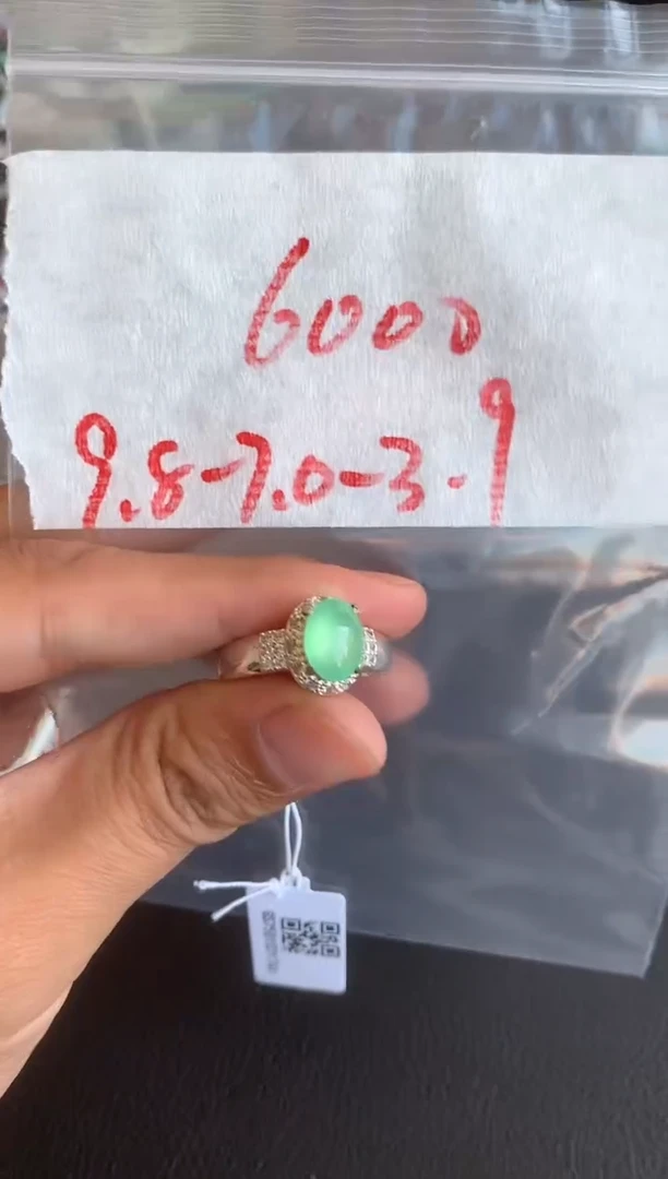 未镶嵌定制翡翠缅甸A货翡翠，拍一发一