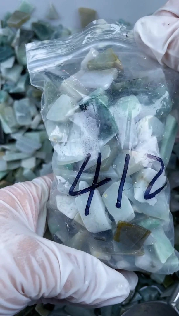 【闪购商品】翡翠颈饰未镶嵌翡翠边角中号500克412