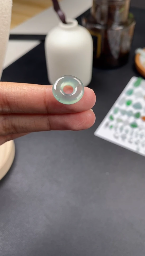 翡翠未镶嵌颈饰翡翠冰甜甜圈