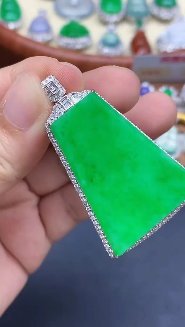 颈饰18K金镶嵌翡翠321-中国好珍宝