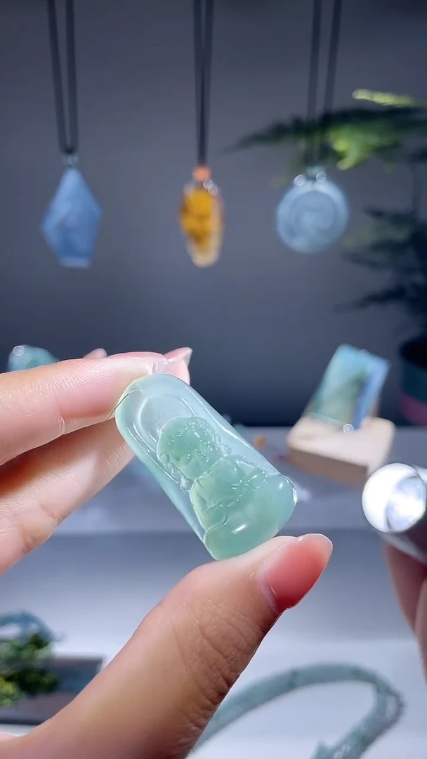 颈饰未镶嵌翡翠宝宝佛