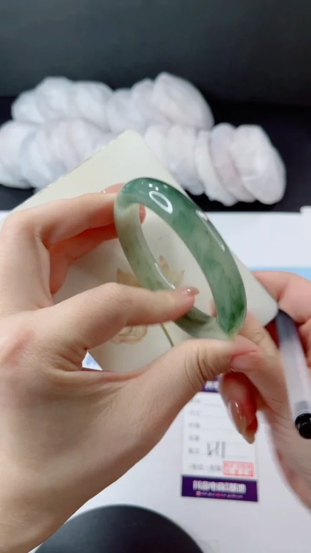 未镶嵌手镯石英质玉多样性发货V11