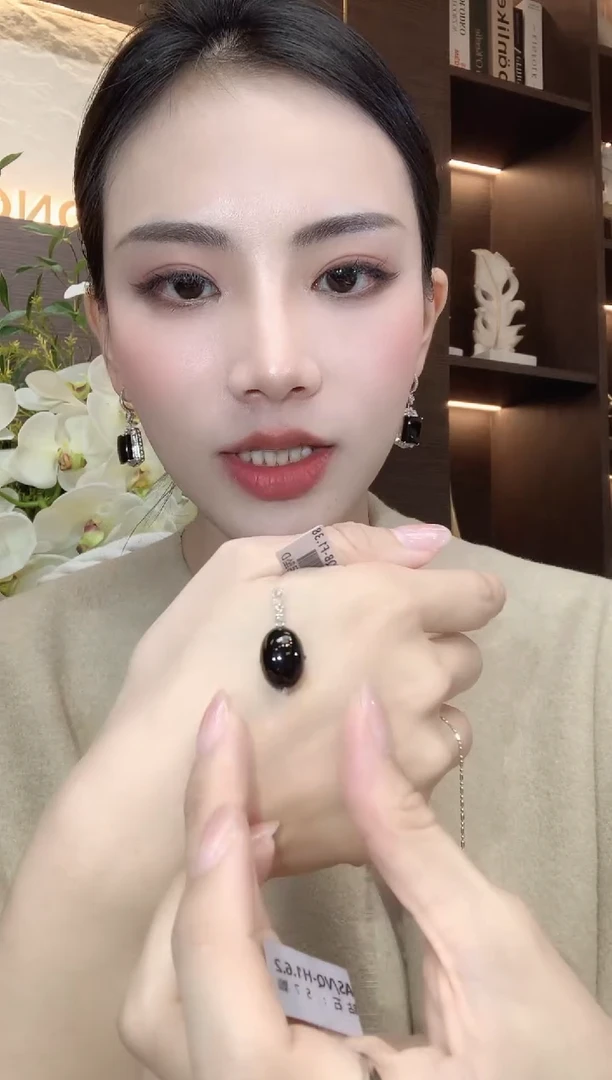 吊坠(不含链)18K金镶嵌翡翠D12