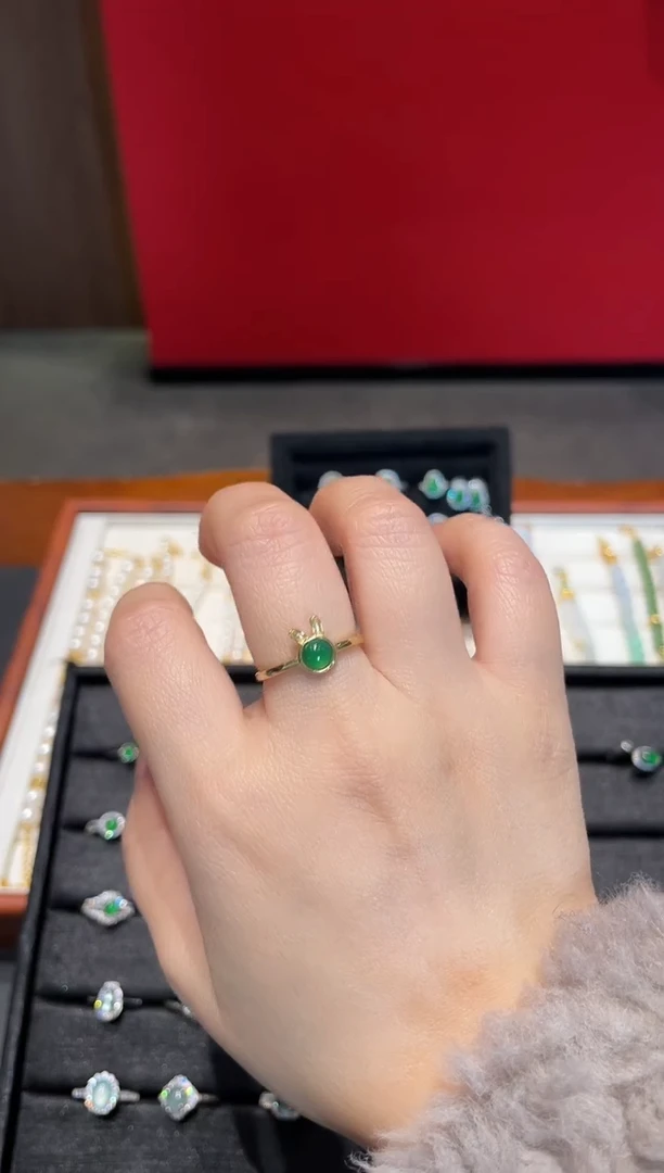 颈饰银S925镀金镶嵌翡翠戒指