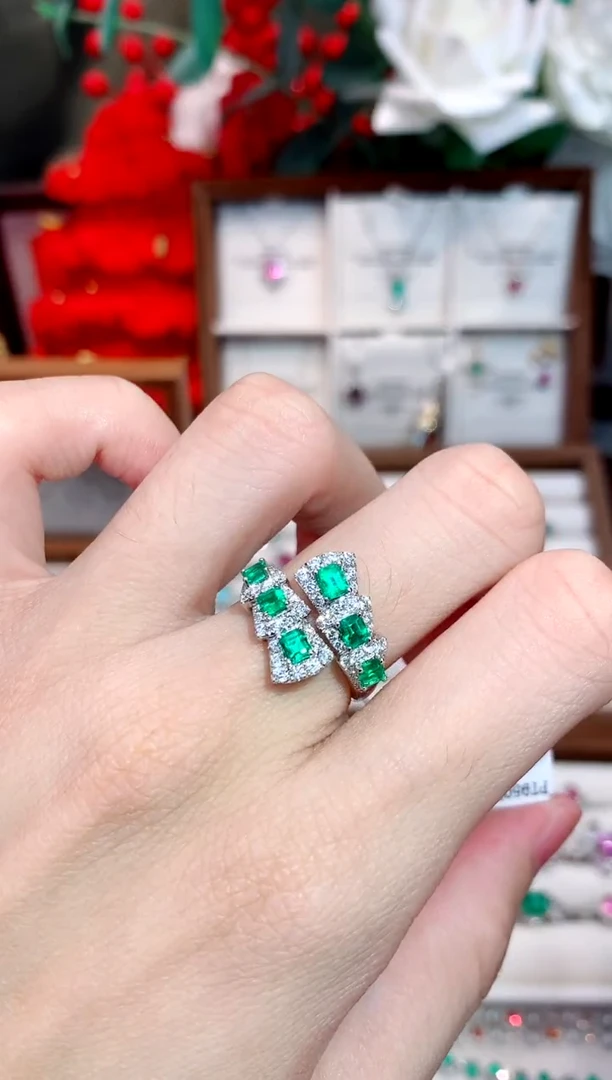 18K金镶嵌戒指祖母绿0.97ct/天然宝石/七天无理由
